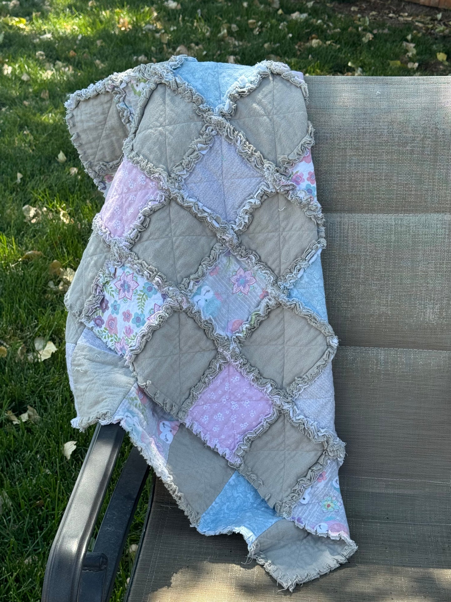 🪡 Custom Rag Quilts – Cozy, Handmade, and Full of Charm 💕