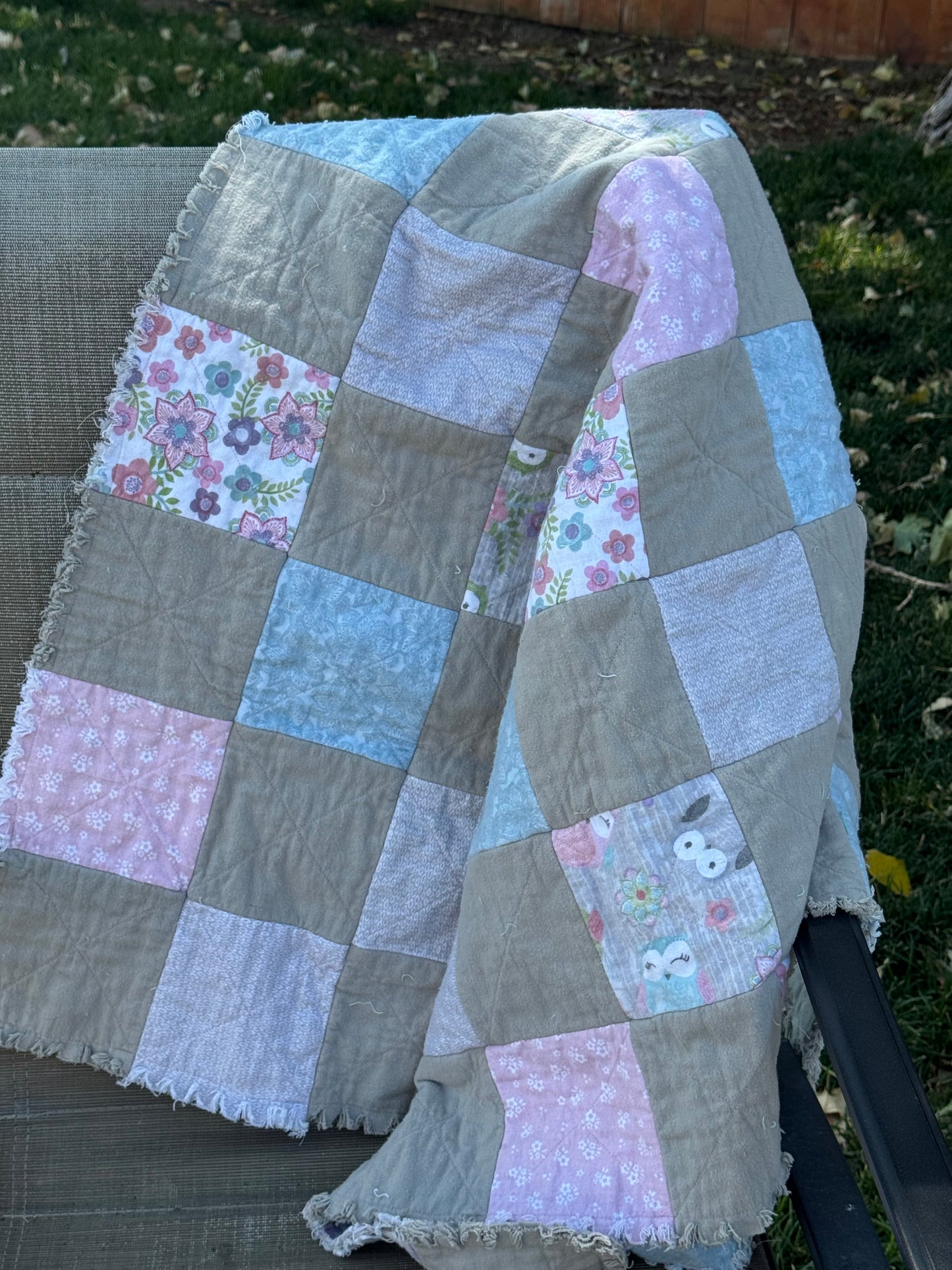 🪡 Custom Rag Quilts – Cozy, Handmade, and Full of Charm 💕